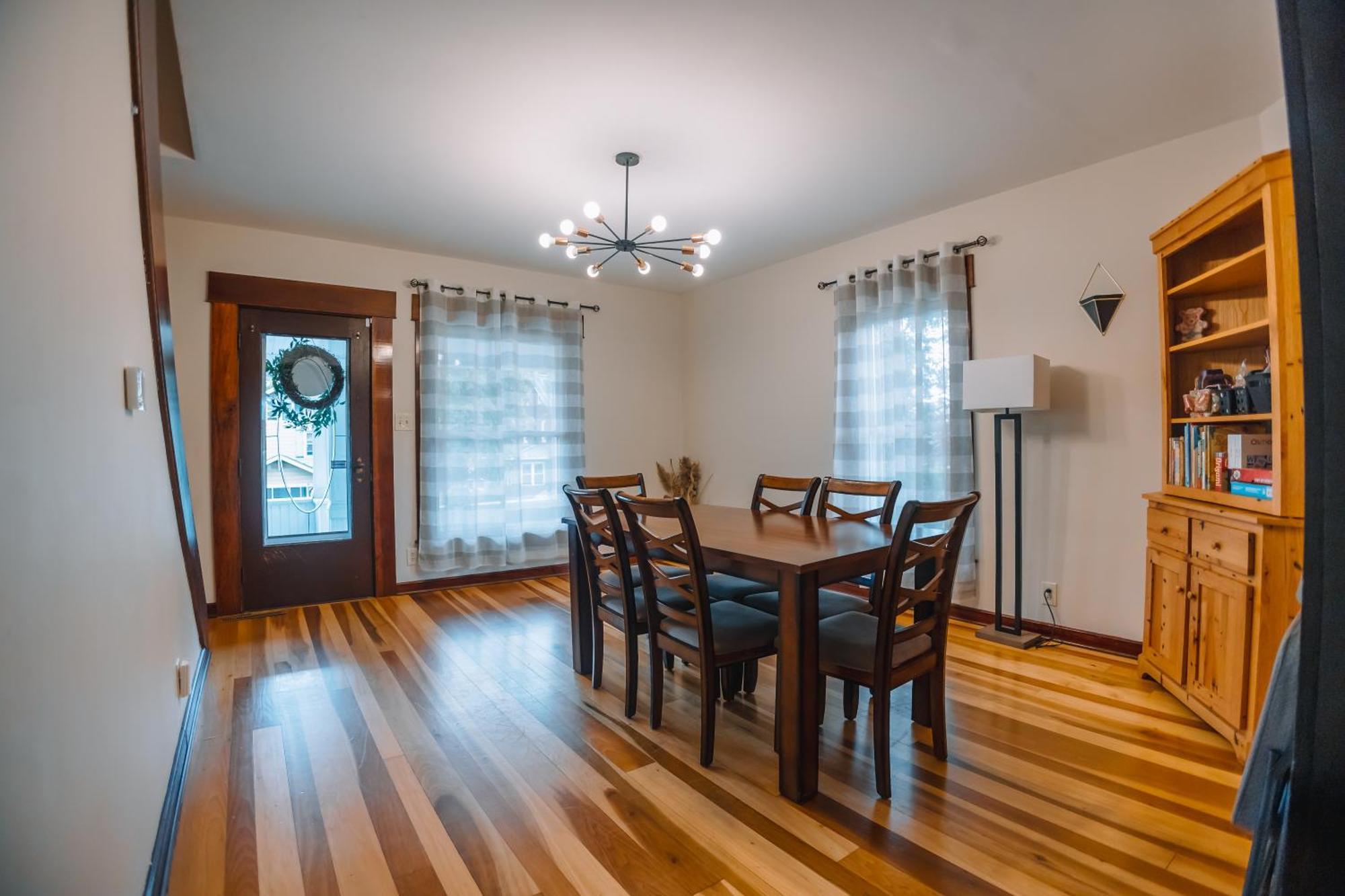 Villa Downtown Escape Great For Large Families & Groups à Sugarcreek Extérieur photo